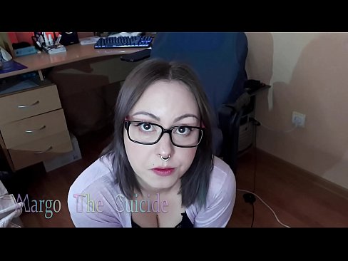 ❤️ Ọmọbinrin ti o ni gbese pẹlu awọn gilaasi buruja Dildo jinna lori Kamẹra ❤❌ Fidio furo ❌❤